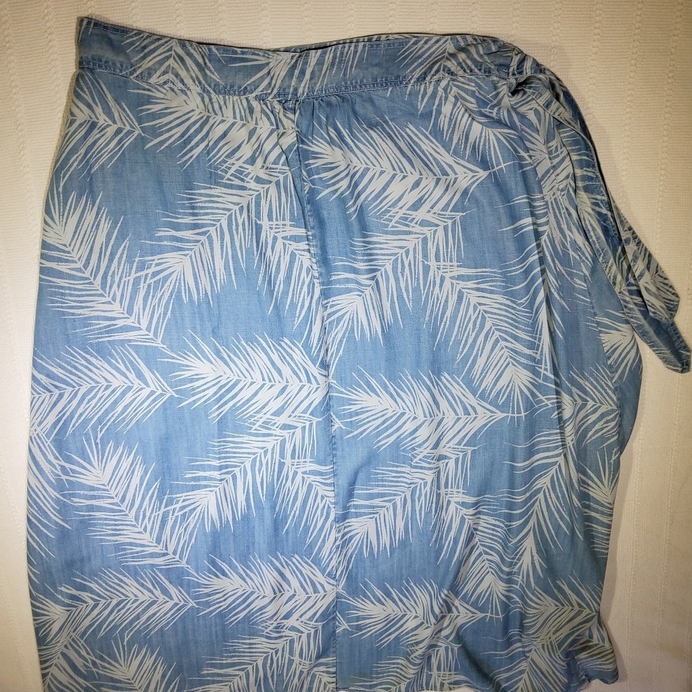 Foxcroft Blue and White Leaf Pattern Light Jean Denim Skirts Wrap Around Size 1X